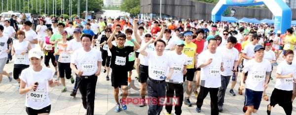 <사진설명> 2013년도(작년) 올림픽의 날 달리기대회 모습