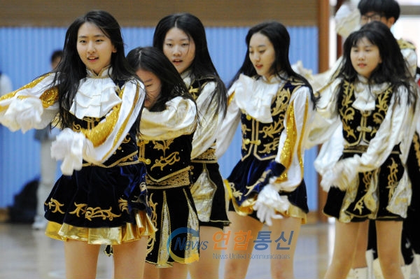 강원외고 치어리더공연 / 양구군수기 고등학교 친선체육대회가 22일 양구문화체육회관에서 개최!!