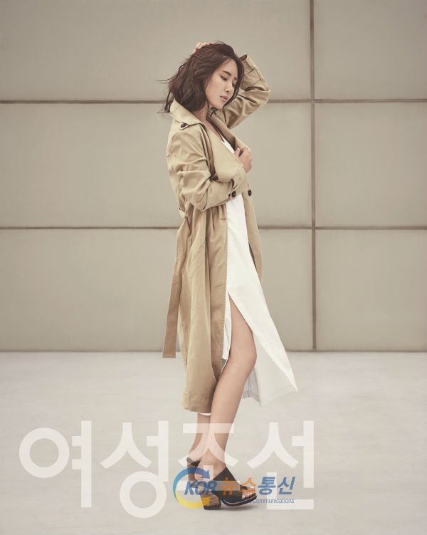 사진설명 : 배우 김윤서가 ‘여성조선’ 10월호 표지를 장식했다.