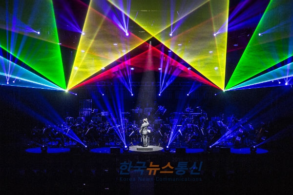 강원문화재단의 대표 브랜드 공연 ‘감자콘서트’가 25일 금요일 저녁7시 인제하늘내린센터 공연장에서 개최한다.