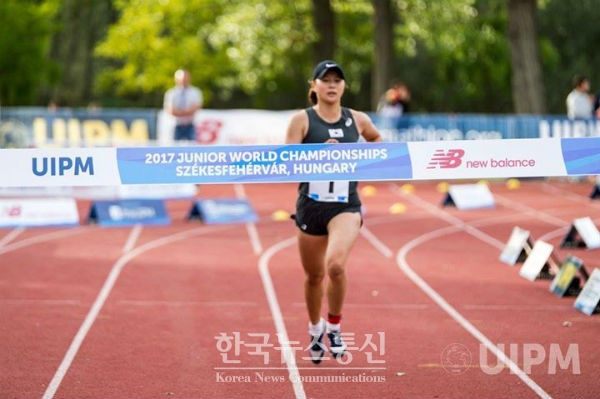 김선우 선수가 12일 개최된 근대5종 세계청소년선수권대회에서 여자 개인 금메달을 획득했다.