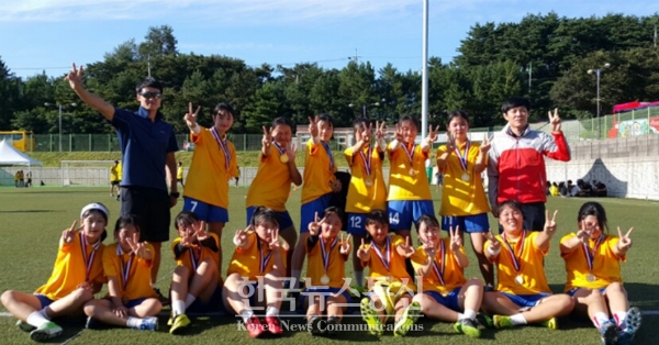 철원여자중·고등학교가 9월 1일부터 3일까지 강원도 고성에서 개최된 ‘제10회 학교스포츠 클럽대회’에서 5개 종목에 출전하여 참가학생 62이 전원이 입상했다.