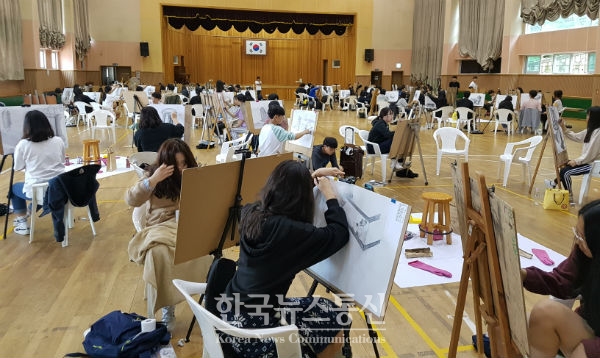 강원도교육청이 도내 중·고등학교의 예술교육활동을 활성화하고, 학생들의 예술적 재능을 발표할 수 있는 무대를 마련하고자 ‘2017 중·고등학생 종합실기대회’를 15일과 16일, 강릉에서 개최했다.