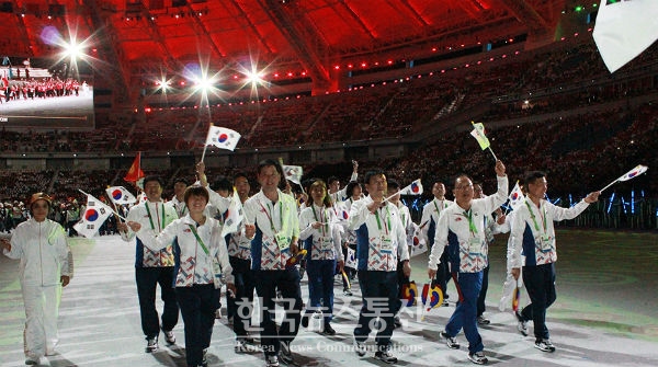 「제5회 아시가바트 아시아실내무도대회」에 파견된 대한민국 선수단(단장 남삼현)은 9월 17일 20시 17분(현지 시간) 올림픽 스타디움에서 개최된 개회식에 참가하며 대회의 공식 일정을 시작했다.