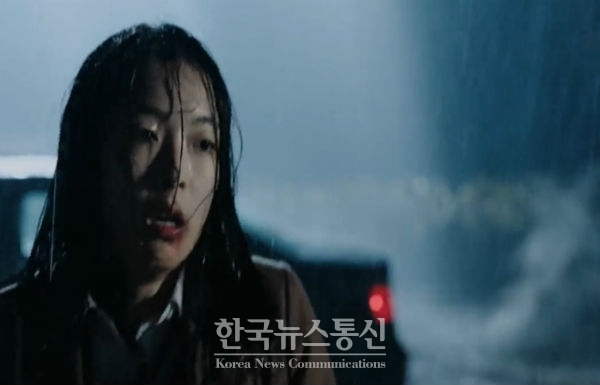 24일, 신예 배우 이지원이 드라마 '이판사판'에 강렬하게 등장해 눈길을 사로 잡았다.