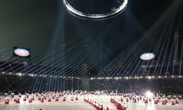 9일, 2018 평창동계올림픽 개막식이 진행된 강원도 평창 올림픽스타디움은 감동의 열기로 가득했다.