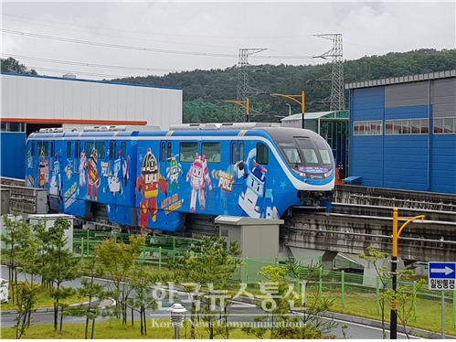 대구도시철도공사(사장 홍승활)는 3호선 어린이 테마열차인 로보카폴리 캐릭터 열차의 디자인을 새롭게 래핑하여 6월 11일(월)부터 운행한다고 밝혔다.