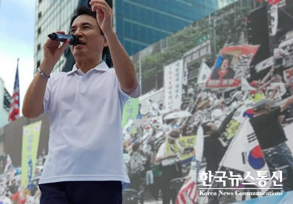 김진태 의원(자유한국당 / 강원 춘천)이 27일 보수단체 태극기 집회 형사처벌은 "북한에서나 하는 짓"이라고 밝혔다.