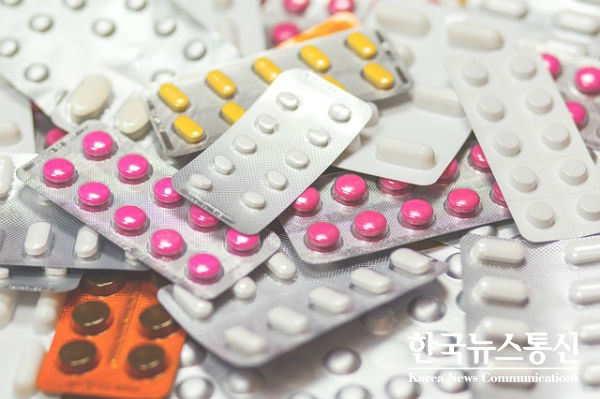 의약품 온라인 불법판매 적발건수가 매년 증가하고 있으며 특히 낙태유도제의 비중이 늘어나고 있는 것으로 나타나 여성 건강에 각별한 주의가 필요하다는 주장이 제기됐다.