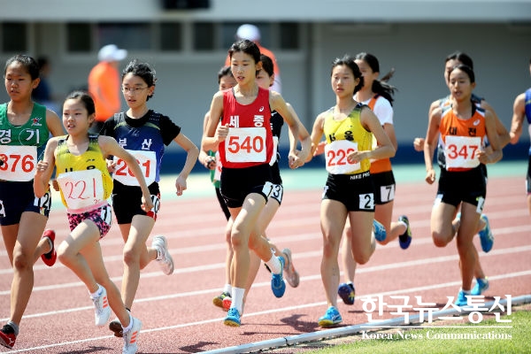 사진 : 제48회 전국소년체육대회 여자 육상경기