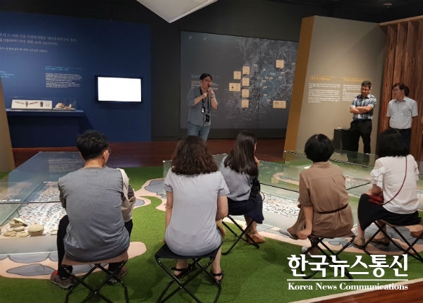 국립춘천박물관이 25일(수) 16시에 현재 열리고 있는 2019 국립춘천박물관 기획특별전<대가야 사람들의 향수>와 연계하여 문화가 있는 날 갤러리 토크를 운영한다.