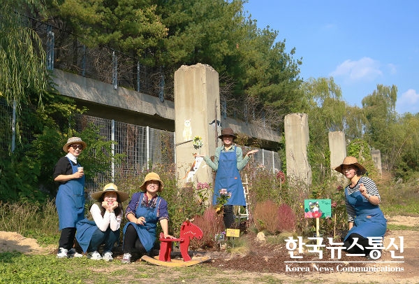 사진 : 2019년 챌린지가든 ‘냥이의 정원산책’을 조성한 도시정원사