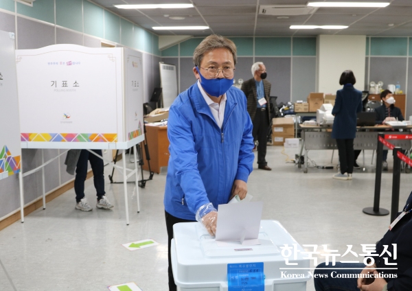 더불어민주당 원주시(을) 송기헌 후보가 제21대 국회의원선거 공식선거운동 남은 이틀 동안 40시간 ‘마라톤 선거운동’에 돌입한다
