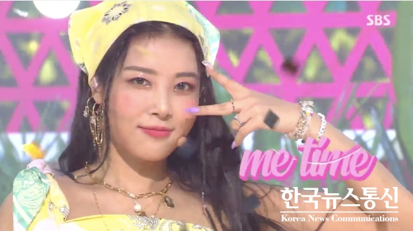 사진 : 가수 유빈이 신곡 ‘넵넵(ME TIME)’으로 성공적인 컴백 무대를 마쳤다.